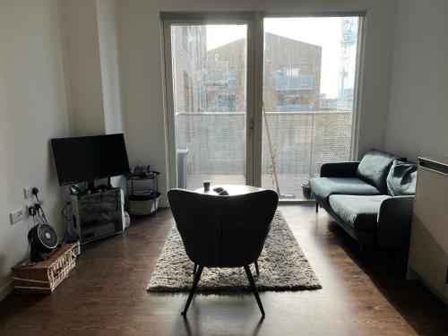 Modern 1 Bedroom Apartment with Balcony in Surrey Quays, Londýn (fotografie 8)