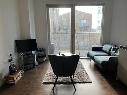 Modern 1 Bedroom Apartment with Balcony in Surrey Quays, Londýn (fotografie 9)