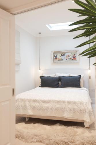 Newly Refurbished 1 Bedroom in Vibrant Notting Hill - image 9