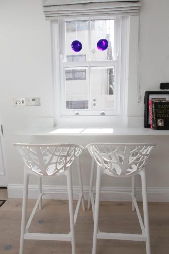 Newly Refurbished 1 Bedroom in Vibrant Notting Hill - image 6