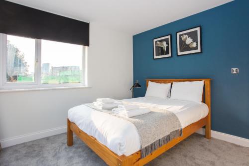 Lovely 2 Bedroom Flat near Whitechapel Station - image 4