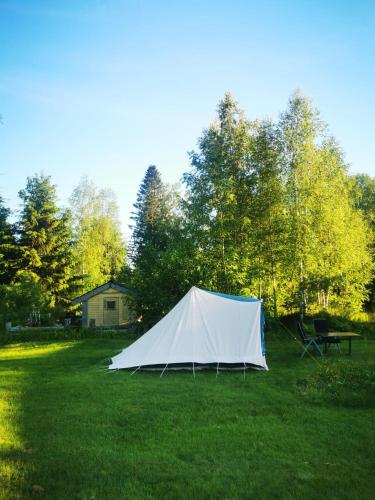 Cosy tent in garden of Swedish landhouse in Brunskog