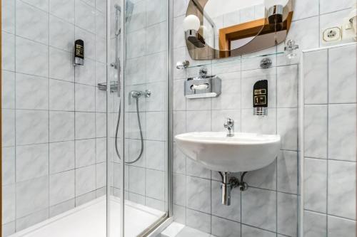 Double Room image 10