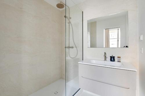 Luxury apartment - 3BR-6P - Faubourg Saint-Honoré, Paris (photo 5)
