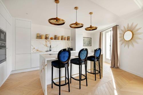 Luxury apartment - 3BR-6P - Faubourg Saint-Honoré, Paris (photo 10)