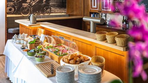 Ételek és italok, Hotel Restaurant "Zur Post" in Holdorf