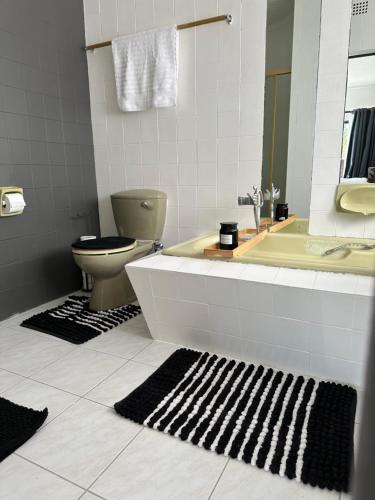 At JayRose At JayRose