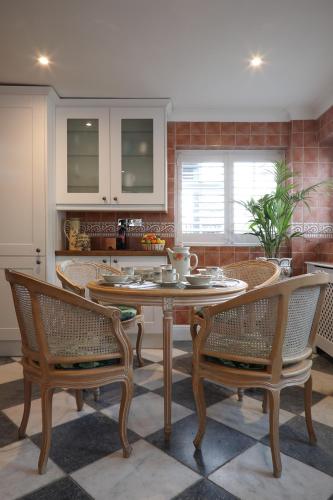 Kitchen, Palm House - Luxury Wye Valley Country House 2 Bed Apartment - Dog Friendly in Newland