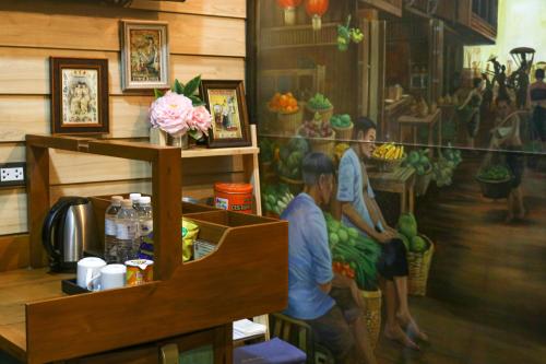576721202 DE Phanakron Boutique Hotel