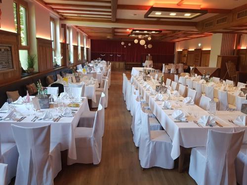 Restaurant, Hotel - Landgasthof Obermaier Zum Vilserwirt in Altfraunhofen