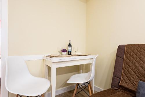 Classic Apartment image 9
