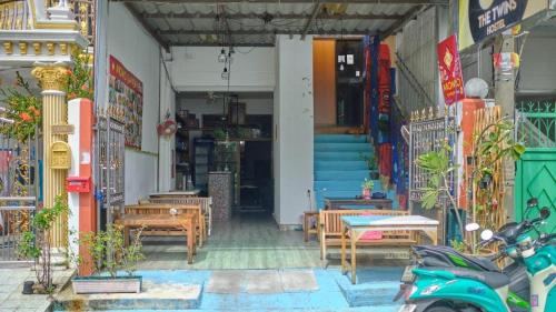 The Twins Hostel, Bangkok