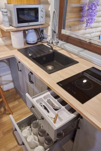 Domy z Bala przy plaży- Domki klimatyzowane - JACUZZI, SAUNA, lody, popcorn, ryba wedzona i ognisko gratis-od maja! – Dziwnowek, KY