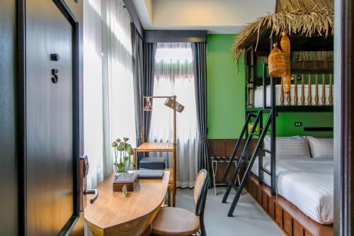 1 bunk bed, 1 sofa bed
