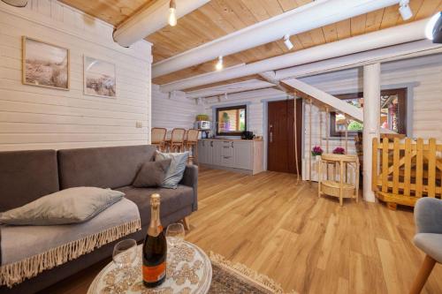Domy z Bala przy plaży- Domki klimatyzowane - JACUZZI, SAUNA, lody, popcorn, ryba wedzona i ognisko gratis-od maja! – Dziwnowek, KY