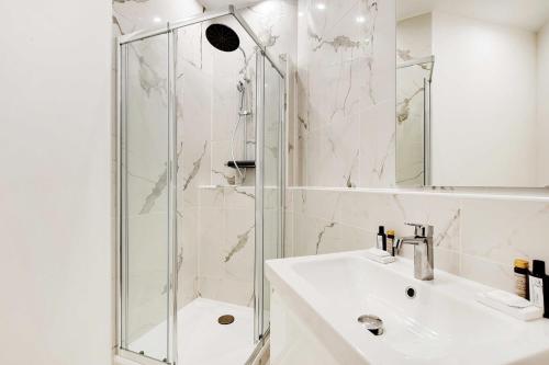 Chic flat with garden terrace -4BR/12P - Trocadéro - image 13