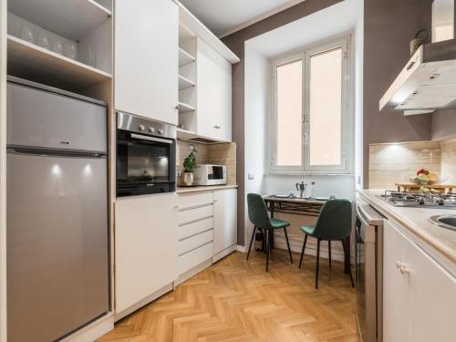 The Best Rent - Splendid three-bedroom apartment near the Trevi Fountain, Rome (photo 5)