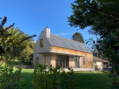 Villa en bois Perros-Guirec - GWEZ-ROZ – khách sạn tại Trestrignel