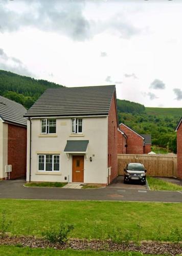 Make your self at home, bike park wales, 3 Bedroom with En-suite gîte à louer Aberfan