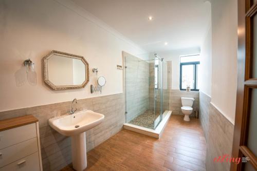 Historic 2br Home In Isla With Rooftop Views - Malta