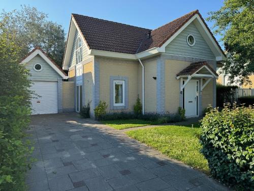 Widok z zewnątrz, Leuke Vakantie Villa aan 't Strand voor max 9 pers en 1 baby in Kamperland