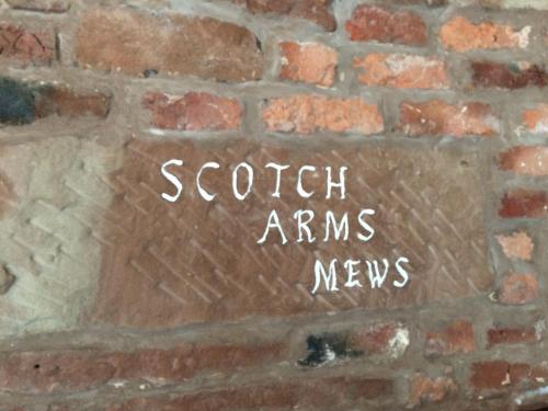 Scotch Arms Mews - image 7