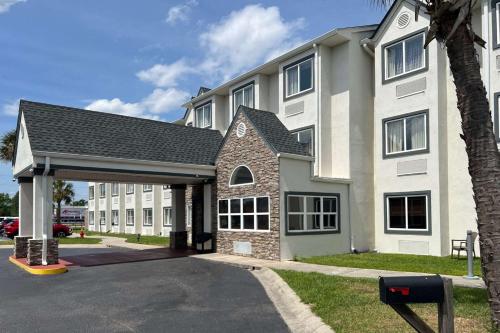 Quality Inn & Suites Myrtle Beach near Outlets in Myrtle Beach, USA