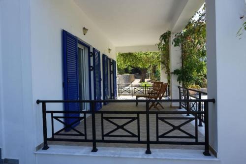 شرفة/ تراس, Villa Luna Apartment in Avlakia
