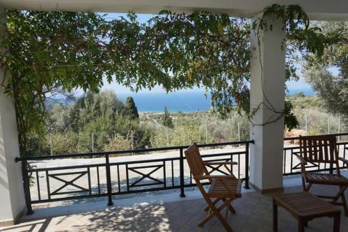 شرفة/ تراس, Villa Luna Apartment in Avlakia