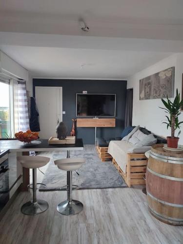 Appartement dans immeuble de Ville - Location saisonnière - Saint-Laurent-du-Var