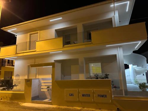 Pohled zvenku, white B&B in Morro d'Oro