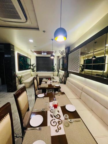 Oprema, Hotel KC Inn in Hathi Bhata