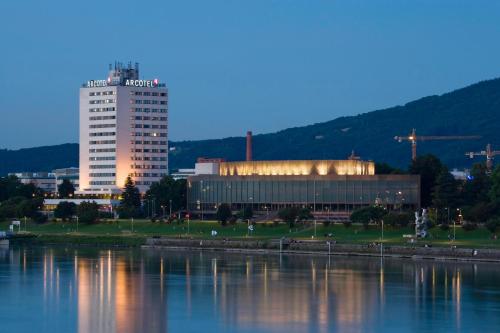 ARCOTEL Nike - image 11