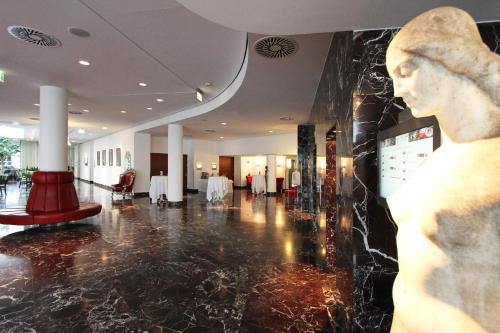 ล็อบบี้, โรงแรมอาร์โคเทล ไคเซอร์วาสเซอร์ (Arcotel Kaiserwasser Hotel) near ดานูบทาวเวอร์