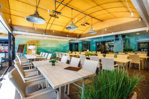 Restaurant, Pensjonat Wielorybek in Katy Rybackie