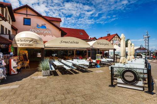 Exterior view, Pensjonat Wielorybek in Katy Rybackie