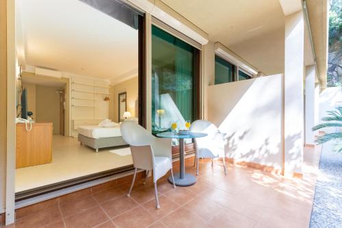 Double Room with Patio - Ground Floor image 6