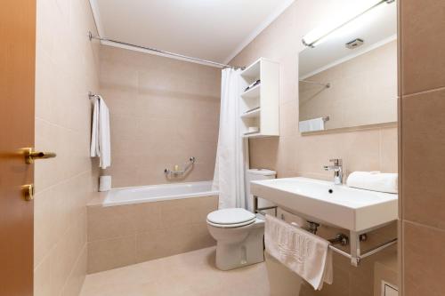 Double Room with Patio - Ground Floor image 7