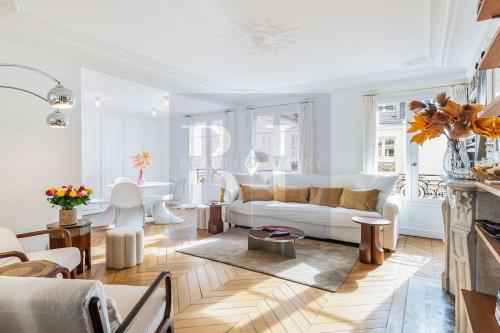 Dauphine Saint Germain 6th arr 2bedrooms, Paříž