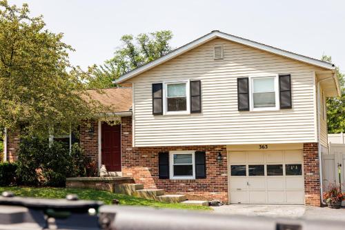 The Cooper Home, Dogs Welcome! in Ephrata (PA)