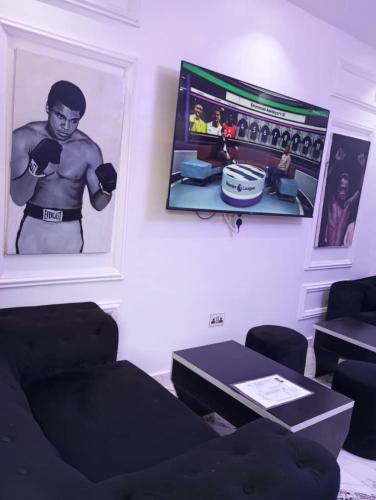 City End Luxury Hotel and Apartments in อิโคโรดู