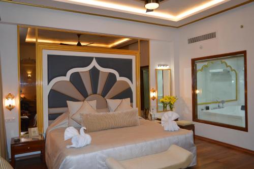 Suite, executive