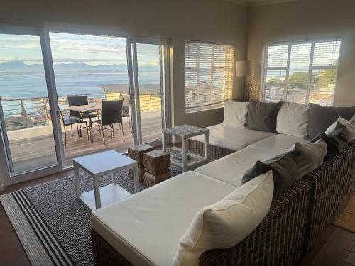 Family Suite with Balcony image 6