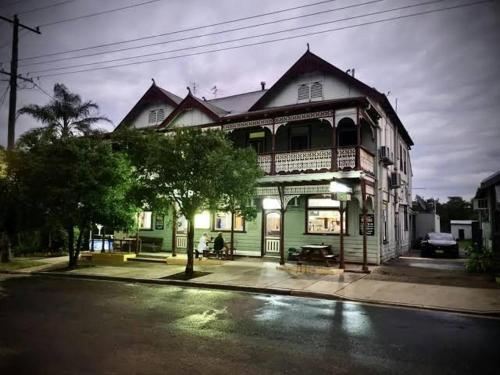. Erringhi Hotel