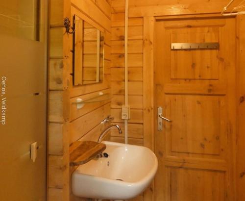 Rust en Natuur in Ons Vrijstaande Fins Chalet in เอพ