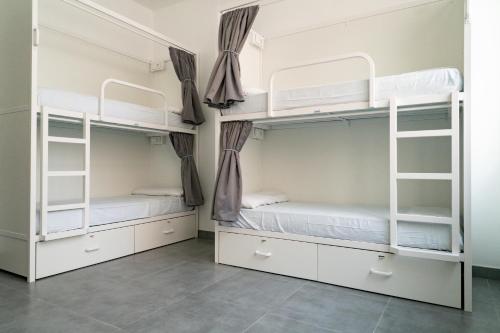 Sea Hostel Barcelona - image 2