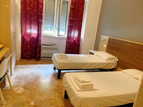 Double Room with Private Bathroom image 1