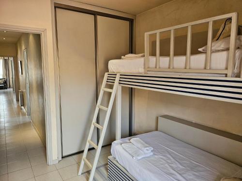 Apartaments Sant Jordi Girona 97 - image 7
