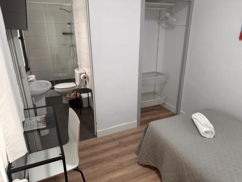 Single Room with Private Bathroom