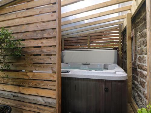 ทัศนียภาพภายนอกโรงแรม, Dale End Farm Cottage in เอลตัน